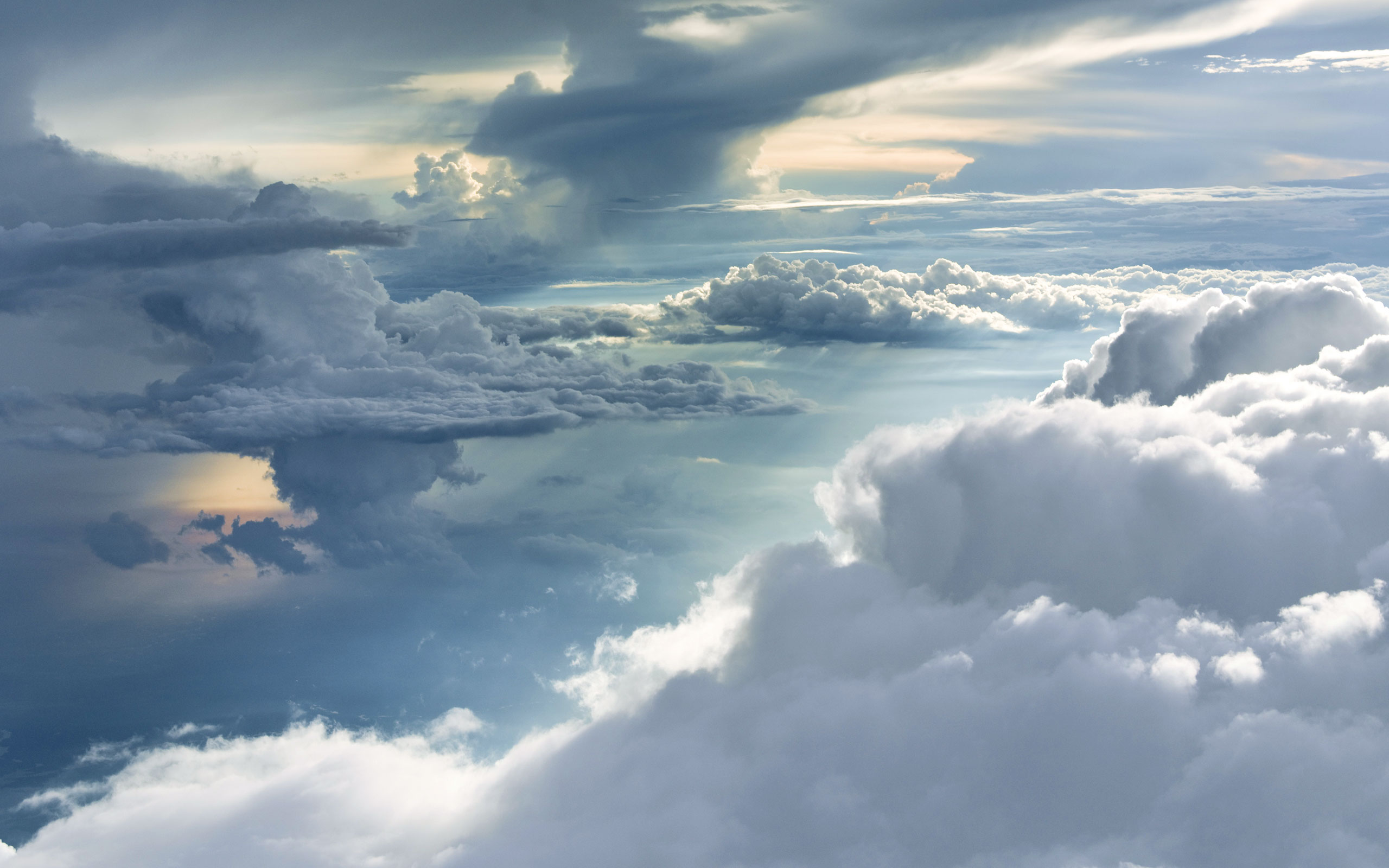 Расстояние между облаками. Фото неба с облаками. Между облаков или между облаками. Фото тучи на небе. Небо смерть фото.